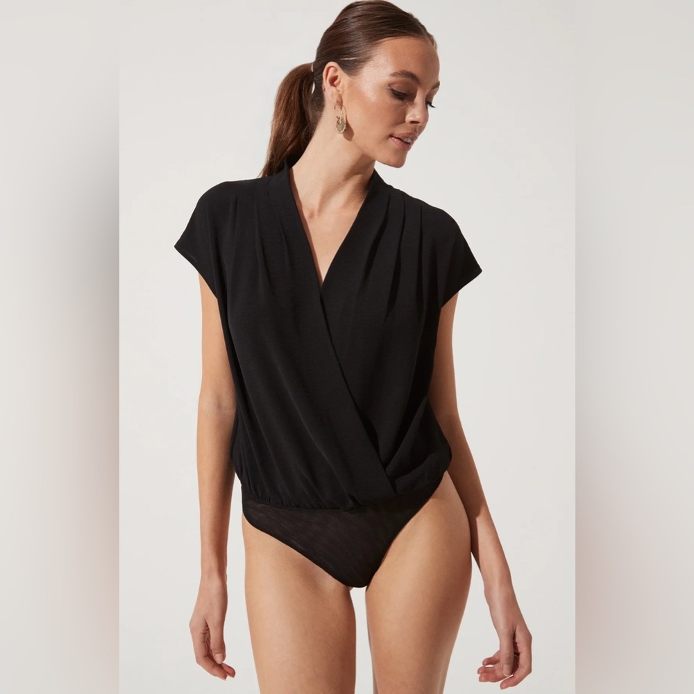 Astr the Label Black Faux Wrap, Cap Sleeve Bodysuit, size XS